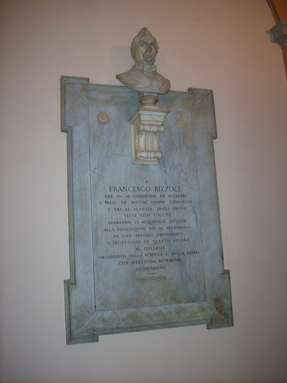 Francesco%20Rizzoli%27s%20monument%2C%20University%2C%20Bologna%20-%2001.jpg